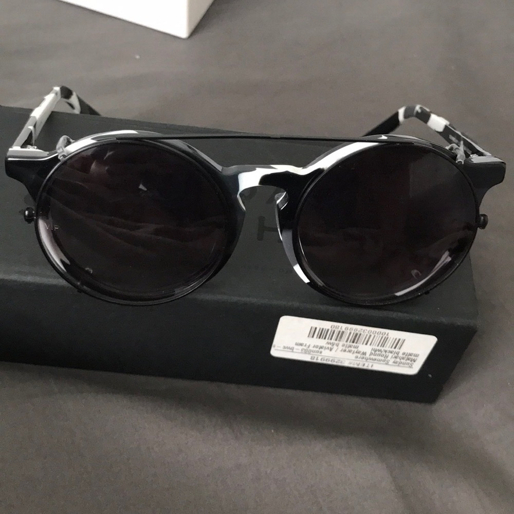 Sunday somewhere sunnies